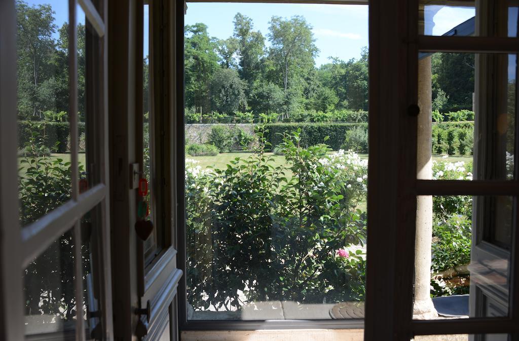 Charmilles des Cordeliers Bed and Breakfast París Exterior foto