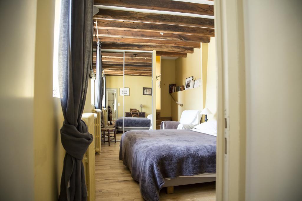 Charmilles des Cordeliers Bed and Breakfast París Exterior foto